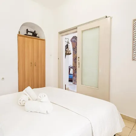 ゲストハウス Erofili ηouse